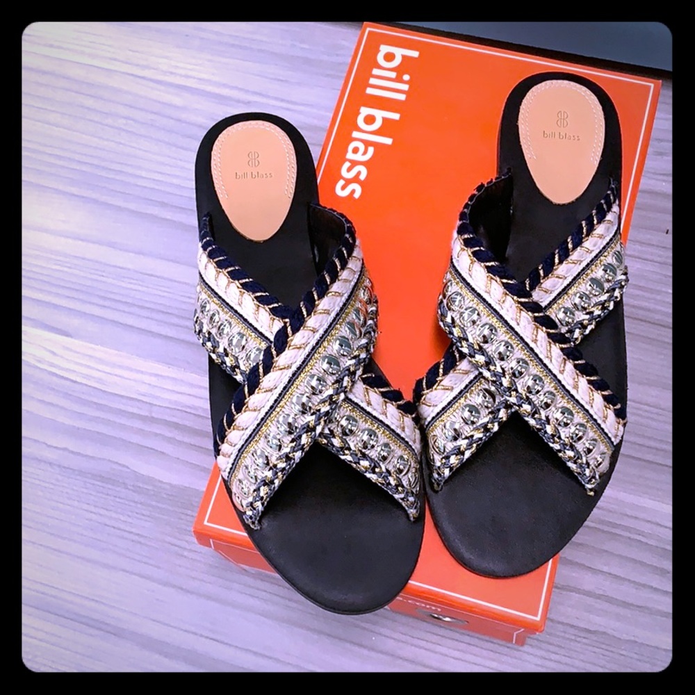 🆕 NIB BILL BLASS JADEN SLIDE SANDALS. Calling all winter vacationers !
